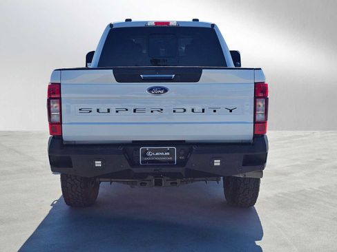 Used 2021 Ford F250 Lariat w/ Lariat Value Package AWD/4WD image 4