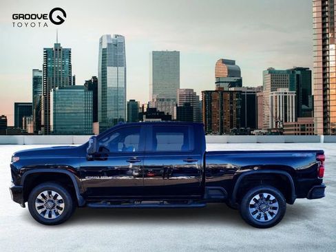Used 2023 Chevrolet Silverado 2500 Custom w/ Custom Convenience Package image 2