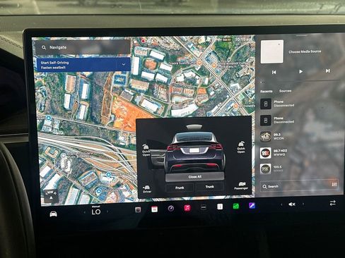 Used 2024 Tesla Model X AWD/4WD image 4