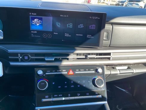 Used 2025 Hyundai Santa Fe SEL FWD image 21