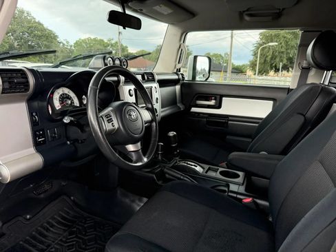 Used 2007 Toyota FJ Cruiser 4WD image 9