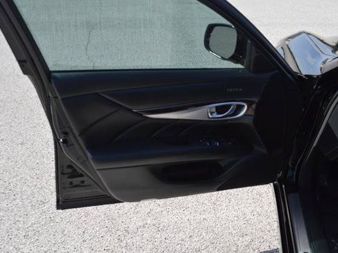 Used 2015 INFINITI Q70 L 3.7 w/ Technology Package AWD/4WD image 9