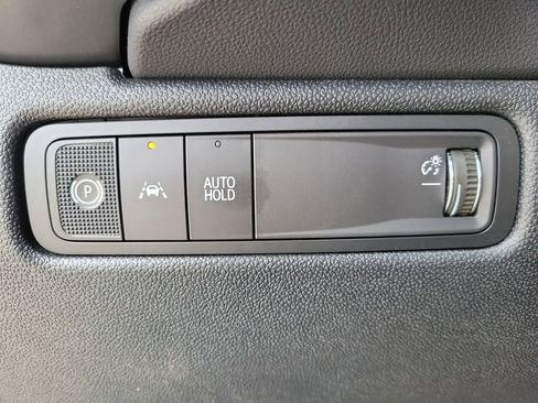 Used 2026 Chevrolet Equinox EV LT FWD image 19