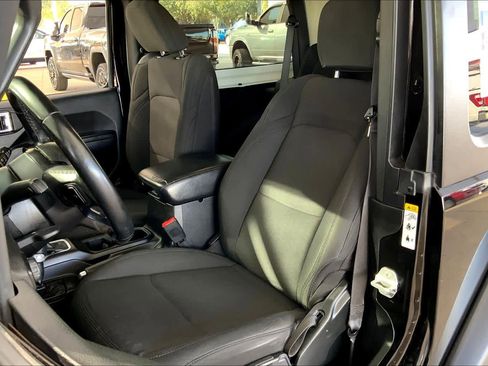 Used 2020 Jeep Wrangler Sport image 13
