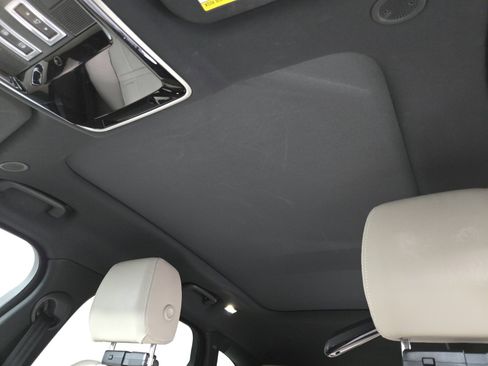 Used 2022 Land Rover Range Rover Velar S image 12