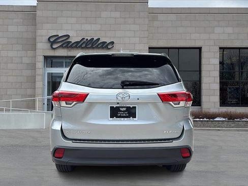 Used 2018 Toyota Highlander XLE AWD/4WD image 6