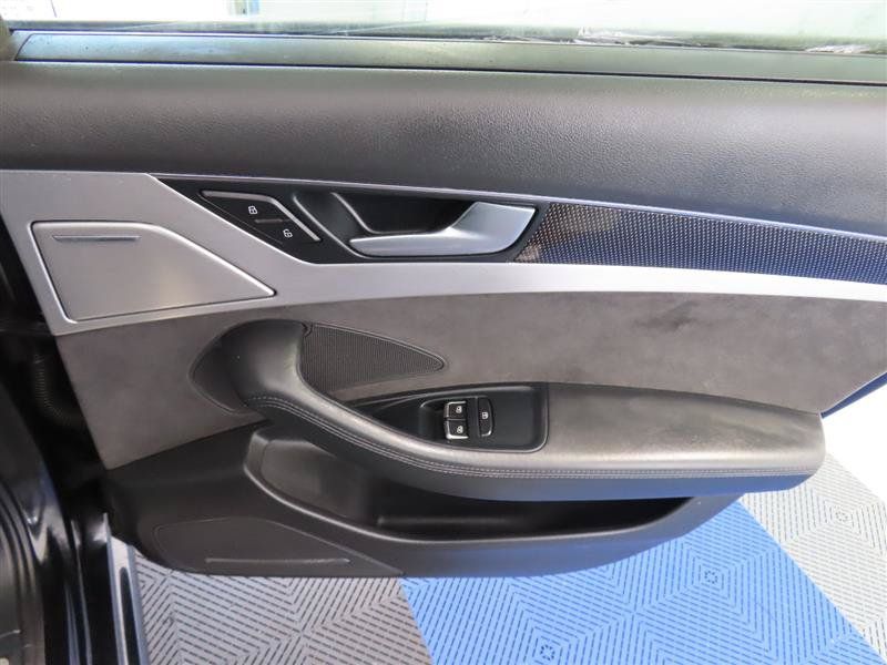 Used 2017 Audi S8 Plus AWD/4WD image 38