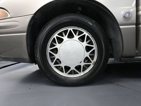 Used 2002 Buick Le Sabre Limited FWD image 17