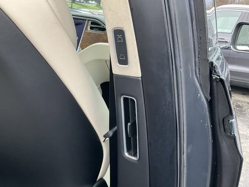 Used 2017 Tesla Model X 75D image 58