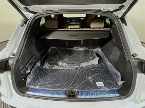 New 2025 Audi Q5 Prestige image 23