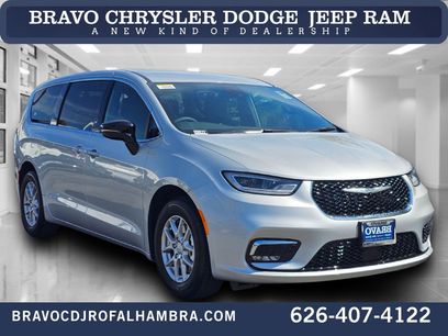 New 2026 Chrysler Pacifica Select