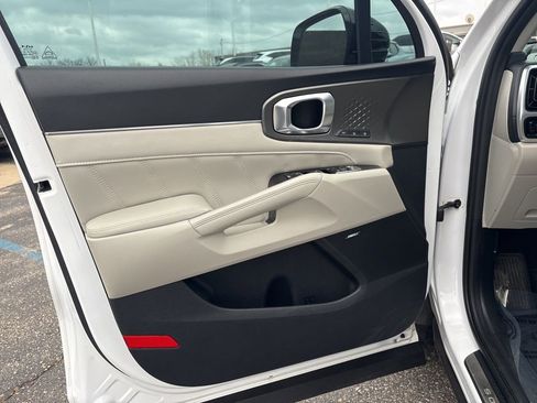 Used 2023 Kia Sorento SX image 9