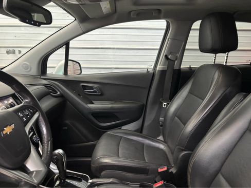 Used 2020 Chevrolet Trax Premier AWD/4WD image 21
