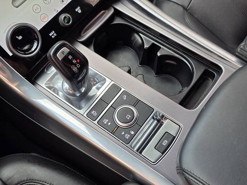 Used 2019 Land Rover Range Rover Sport HSE AWD/4WD image 18