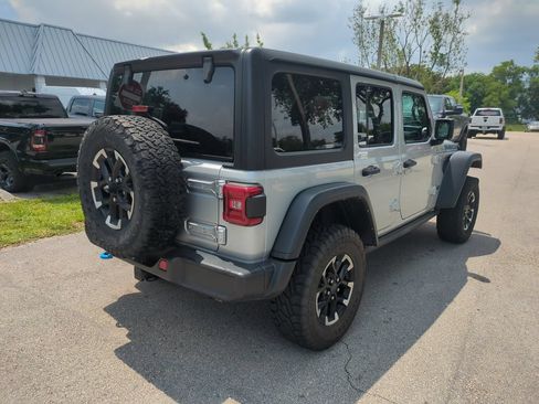 Used 2024 Jeep Wrangler Unlimited Rubicon 4xe AWD/4WD image 6