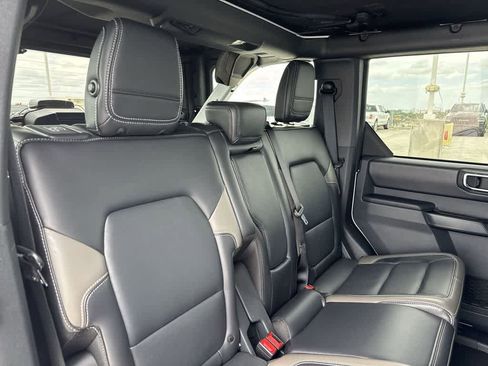Used 2025 Ford Bronco Outer Banks w/ Sasquatch Package AWD/4WD image 25