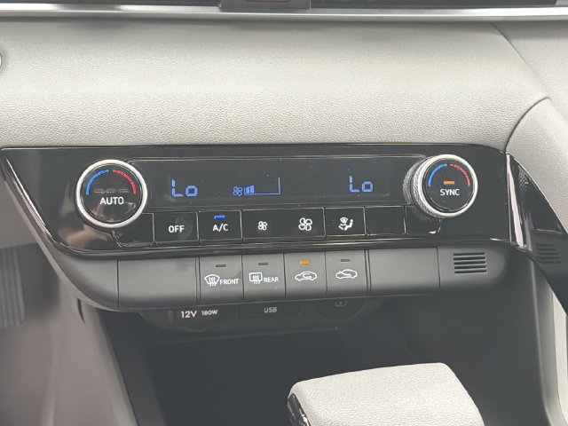 New 2026 Hyundai Elantra Hybrid FWD image 32