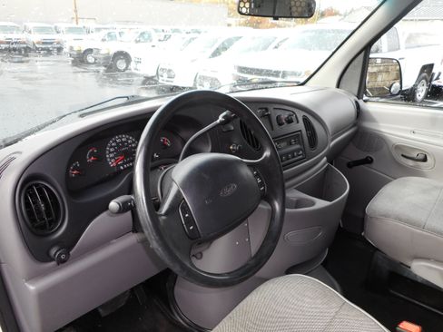 Used 1998 Ford E-150 and Econoline 150 image 14