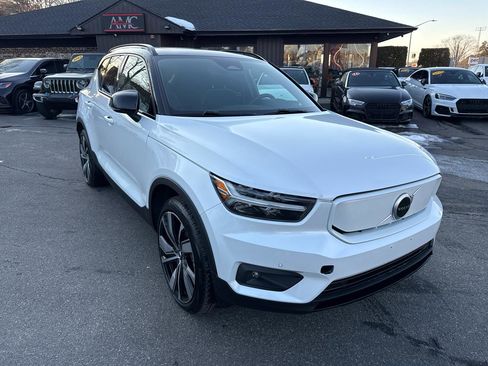 Used 2021 Volvo XC40 P8 Recharge w/ Climate Package image 10