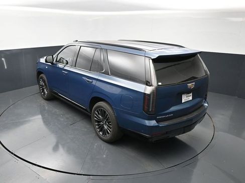 Used 2025 Cadillac Escalade Sport Platinum w/ LPO, Floor Liner Package AWD/4WD image 15