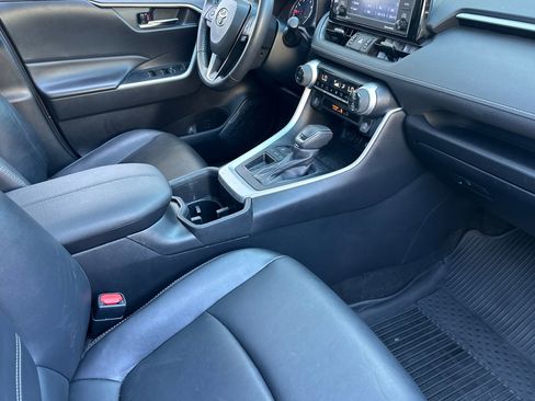 Used 2022 Toyota RAV4 XLE Premium FWD image 31