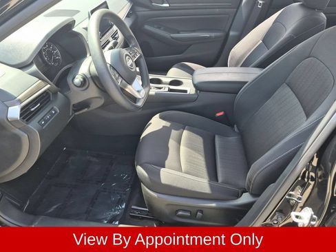 Used 2025 Nissan Altima 2.5 SV FWD image 22