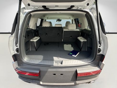 New 2026 Hyundai Santa Fe SE FWD image 18
