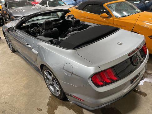 Used 2023 Ford Mustang GT Premium w/ Equipment Group 401A image 2