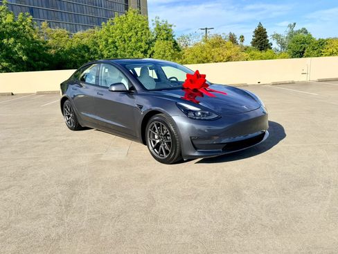 Used 2021 Tesla Model 3 Long Range AWD/4WD image 9