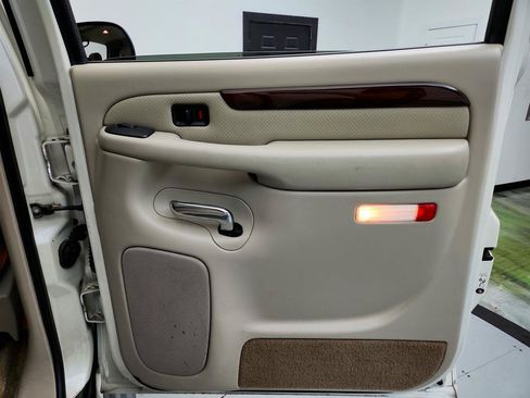 Used 2003 Cadillac Escalade EXT AWD/4WD image 27