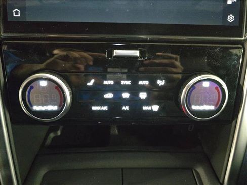 New 2026 Land Rover Discovery S AWD/4WD image 23