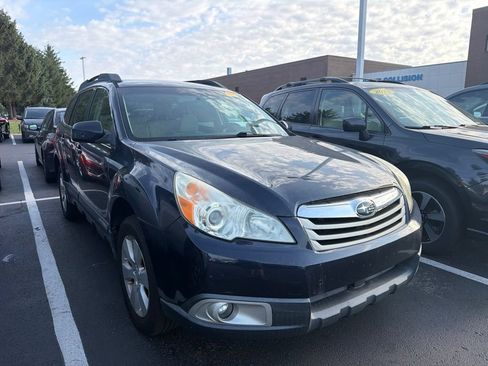 Used 2012 Subaru Outback 2.5i Premium w/ All-Weather Pkg AWD/4WD image 4