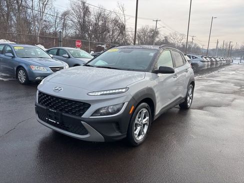 Used 2023 Hyundai Kona SEL image 3