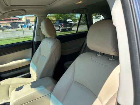 Used 2017 Subaru Outback 2.5i Limited AWD/4WD image 8