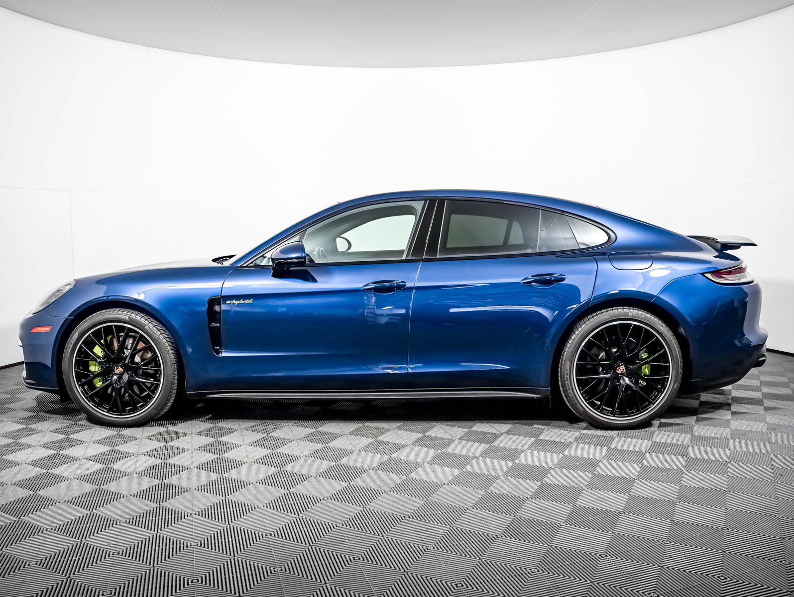 Certified 2023 Porsche Panamera 4 AWD/4WD image 2