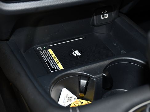 Certified 2025 Honda HR-V EX-L image 30