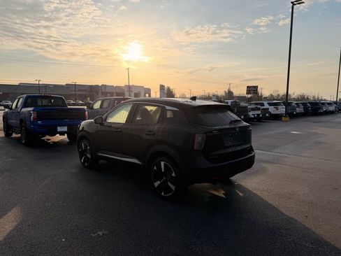 Used 2025 Nissan Kicks SR image 5