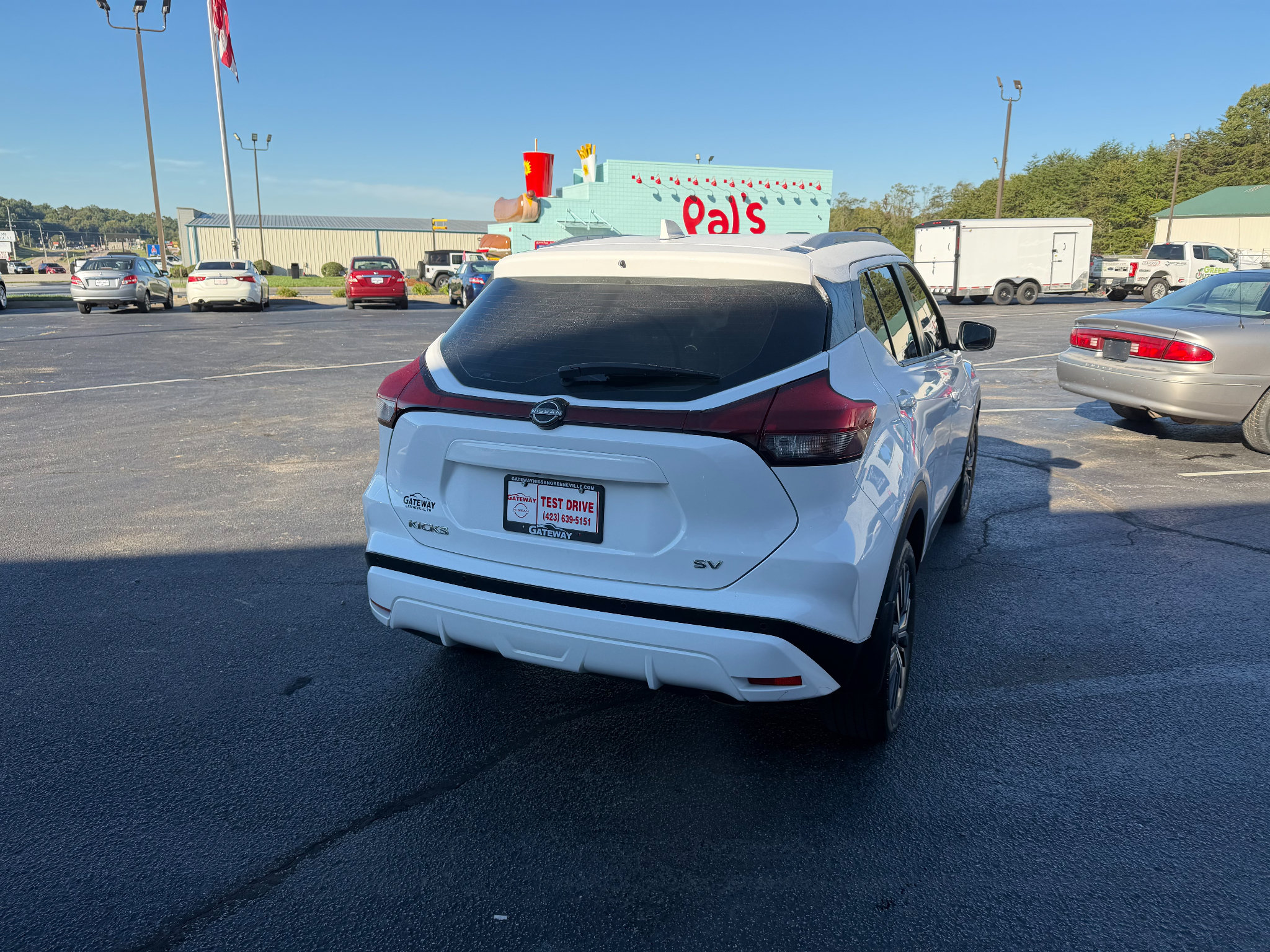 Used 2024 Nissan Kicks SV FWD image 4