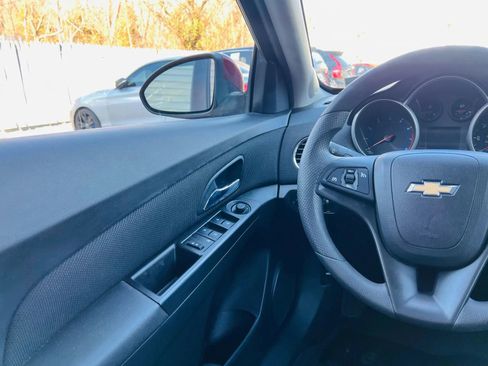 Used 2016 Chevrolet Cruze LT image 23