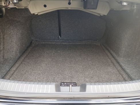 Used 2024 Volkswagen Jetta SE w/ Panoramic Sunroof Package image 16