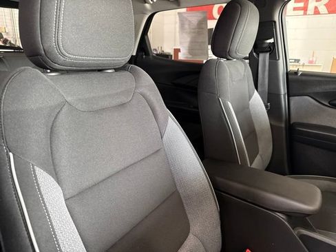 Used 2023 Chevrolet TrailBlazer LT FWD image 28