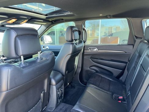 Used 2018 Jeep Grand Cherokee Altitude image 8