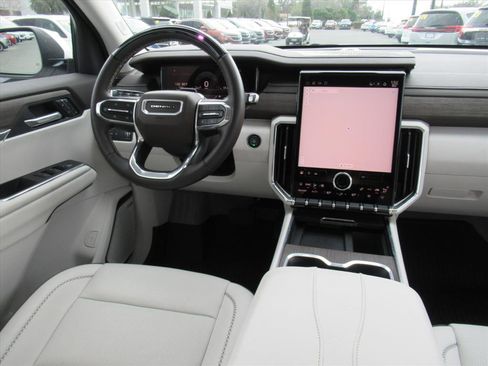 Used 2024 GMC Acadia Denali w/ Super Cruise Package image 12