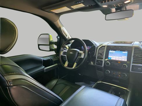 Used 2019 Ford F250 Platinum w/ Platinum Ultimate Package AWD/4WD image 9
