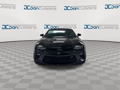 Used 2018 Chevrolet Camaro SS RWD image 3