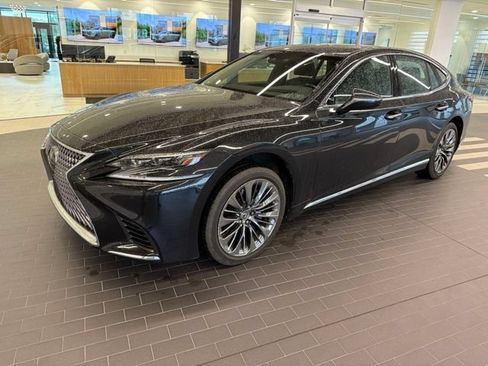 Used 2018 Lexus LS 500 w/ Interior Upgrade Package RWD image 4