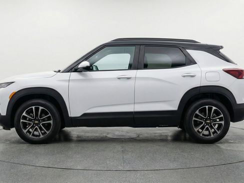 Used 2025 Chevrolet TrailBlazer LT image 5