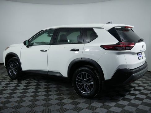 Used 2023 Nissan Rogue S image 6