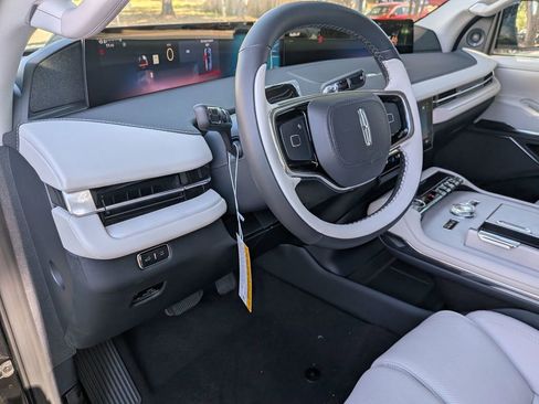 New 2026 Lincoln Navigator Reserve AWD/4WD image 35