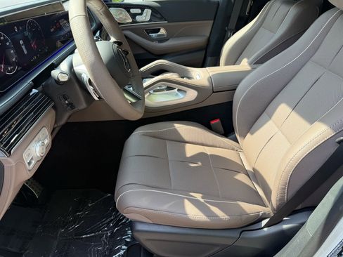 New 2025 Mercedes-Benz GLS 580 4MATIC image 10